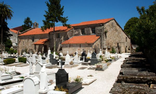 Church of Santa María A Nova and Tombstones