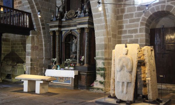 Las históricas y únicas laudas de Santa María A Nova al alcance de todos