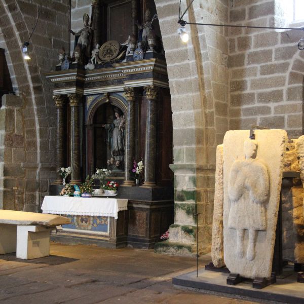 Las históricas y únicas laudas de Santa María A Nova al alcance de todos